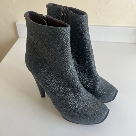 Acne Studios Women’s Araceli Texture Ankle Boots Navy Blue Leather Size 8/38 - Picture 2 of 15